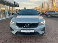 Gebraucht Volvo XC40 Core 163 PS (119 kW) 2025 Grau SUV