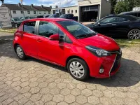 Gebraucht Toyota Yaris 101 PS (74 kW) 2016 Rot Limousine