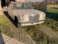 Second-hand Mercedes 230 1968 Berlinǎ