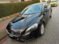 Gebraucht Volvo V40 114 PS (83 kW) 2012 Schwarz Kleinwagen