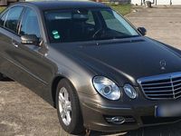 Gebraucht Mercedes E220 Avantgarde 170 PS (125 kW) 2007 Andere farben Limousine