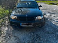 Gebraucht BMW 116 122 PS (89 kW) 2010 Schwarz Kleinwagen