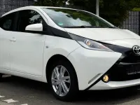 Używany Toyota Aygo 69 KM (50 kW) 2014 Biały Hatchback