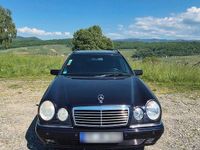 Gebraucht Mercedes E240 Avantgarde 170 PS (125 kW) 1998 Violet Kombi