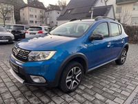 Gebraucht Dacia Sandero Celebration 90 PS (66 kW) 2018 Blau Limousine