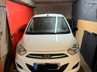 Gebraucht Hyundai i10 69 PS (50 kW) 2011 Weiß Kleinwagen