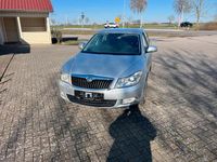Gebraucht Skoda Octavia 140 PS (102 kW) 2012 Grau Limousine