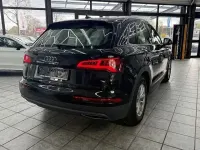 Gebraucht Audi Q5 Basis 163 PS (119 kW) 2020 Mythosschwarz metallic SUV