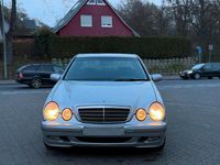 Gebraucht Mercedes E220 143 PS (105 kW) 2001 Silber Limousine