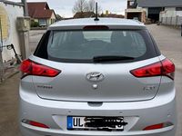 Gebraucht Hyundai i20 Active 101 PS (74 kW) 2018 Silber Limousine