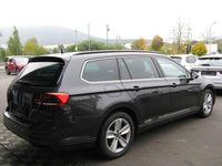 Gebraucht VW Passat 200 PS (147 kW) 2023 Mangangrau metallic (metallic) Kombi