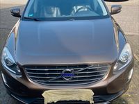 Gebraucht Volvo XC60 Summum 183 PS (134 kW) 2015 Gold SUV