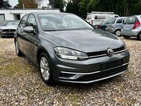 Gebraucht VW Golf VII Comfortline 131 PS (96 kW) 2019 Grau Limousine