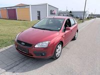 Gebraucht Ford Focus Trend 116 PS (85 kW) 2007 Ruby rouge Limousine