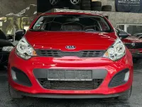 Gebraucht Kia Rio FIFA World Cup Edition 86 PS (63 kW) 2013 Rot Limousine