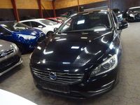 Gebraucht Volvo V60 Momentum 181 PS (133 kW) 2015 Schwarz Kombi