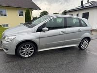 Gebraucht Mercedes B200 136 PS (100 kW) 2008 Silber Van / Kleinbus