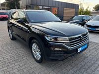 Gebraucht VW Touareg 231 PS (169 kW) 2023 Tamarindenbraun metallic SUV