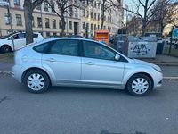 Gebraucht Ford Focus 114 PS (83 kW) 2009 Silber Limousine