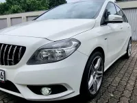 Gebraucht Mercedes B180 2011 Weiß Kleinwagen