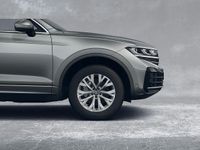 Gebraucht VW Touareg 231 PS (169 kW) 2025 Grau SUV