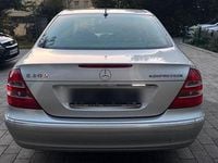 Gebraucht Mercedes E200 Elegance 163 PS (119 kW) 2002 Silber Limousine