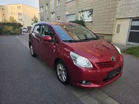Gebraucht Toyota Verso Executive 150 PS (110 kW) 2011 Rot Van / Kleinbus