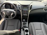 Gebraucht Hyundai i30 Classic 99 PS (72 kW) 2014 Weiß Limousine