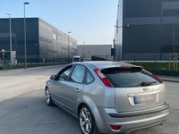 Gebraucht Ford Focus 116 PS (85 kW) 2006 Grau Kombi