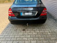 Gebraucht Mercedes E200 122 PS (89 kW) 2003 Schwarz Limousine