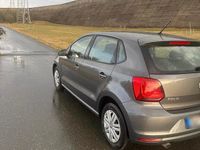 Gebraucht VW Polo 90 PS (66 kW) 2015 Grau Kleinwagen