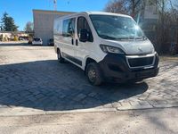 Gebraucht Peugeot Boxer 131 PS (96 kW) 2019 Weiß Van