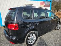 Gebraucht VW Touran Cup 140 PS (102 kW) 2014 Schwarz Van / Kleinbus