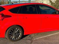 Gebraucht Ford Focus ST-Line 140 PS (102 kW) 2018 Rot Limousine