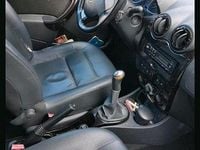 Second-hand Dacia Duster 105 CP (77 kW) 2011 Maro SUV