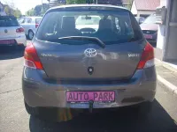 Gebraucht Toyota Yaris Sol 101 PS (74 kW) 2009 Grau Kleinwagen