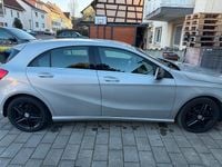 Gebraucht Mercedes A180 122 PS (89 kW) 2014 Grau Kleinwagen