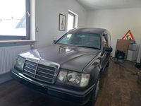 Second-hand Mercedes E230 132 CP (97 kW) 1987 Andere farben