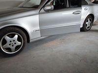 Gebraucht Mercedes E220 Classic 150 PS (110 kW) 2005 Silber Limousine