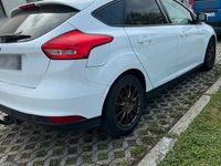 Usata Ford Focus 105 CV (77 kW) 2017 Bianco Station wagon
