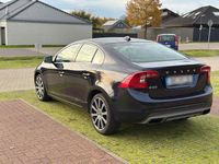 Gebraucht Volvo S60 Kinetic 224 PS (164 kW) 2015 Blau Limousine