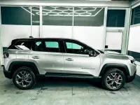 Neu Jeep Compass Altitude 145 PS (106 kW) 2026 Grau dach schwarz SUV