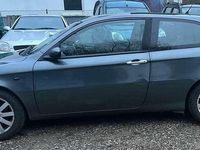 Gebraucht Alfa Romeo 147 Distinctive 105 PS (77 kW) 2003 Grau Kleinwagen
