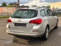 Gebraucht Opel Astra 101 PS (74 kW) 2012 Grau Kombi