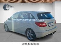 Gebraucht Mercedes B180 109 PS (80 kW) 2014 Weiß Van / Kleinbus