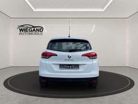Gebraucht Renault Scénic IV Life 116 PS (85 kW) 2017 Weiß Van / Kleinbus