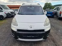 Gebraucht Peugeot TePee Active 92 PS (67 kW) 2013 Weiß Limousine