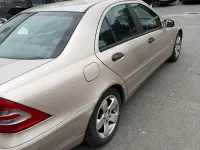 Gebraucht Mercedes C220 143 PS (105 kW) 2004 Gold Limousine