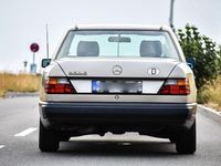 Gebraucht Mercedes E260 160 PS (117 kW) 1989 Silber Limousine