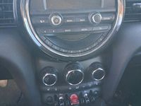 Usata Mini Metropolitan 102 CV (75 kW) 2017 Rosso Utilitaria